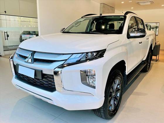 MITSUBISHI L200 TRITON 2.4 16V TURBO DIESEL SPORT HPE CD 4P 4X4 AUTOMÁTICO